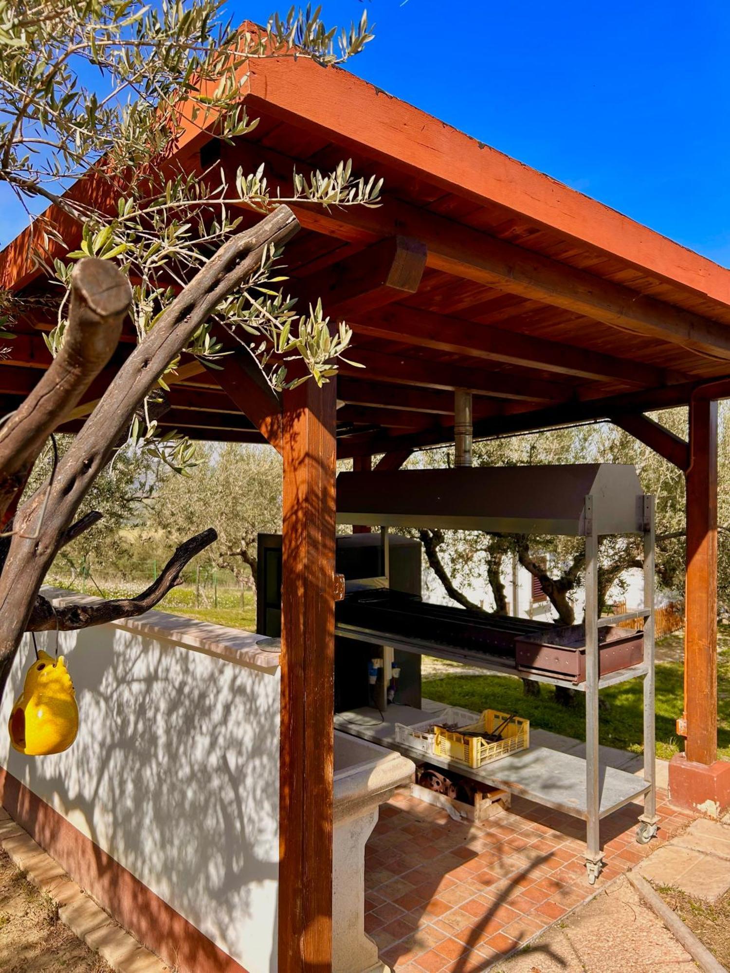 Oasi Macerina Villa Alanno Exterior photo