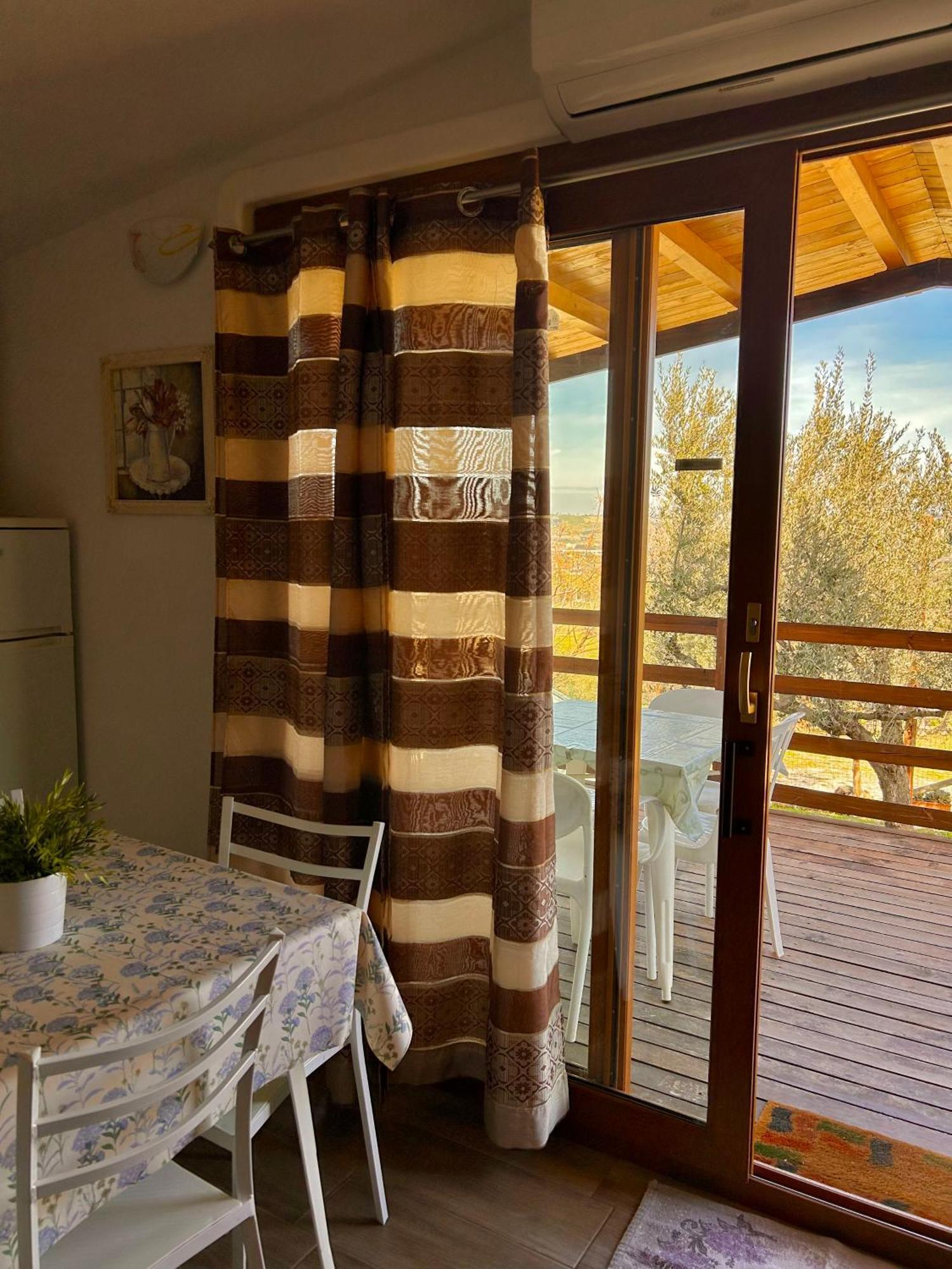 Oasi Macerina Villa Alanno Exterior photo