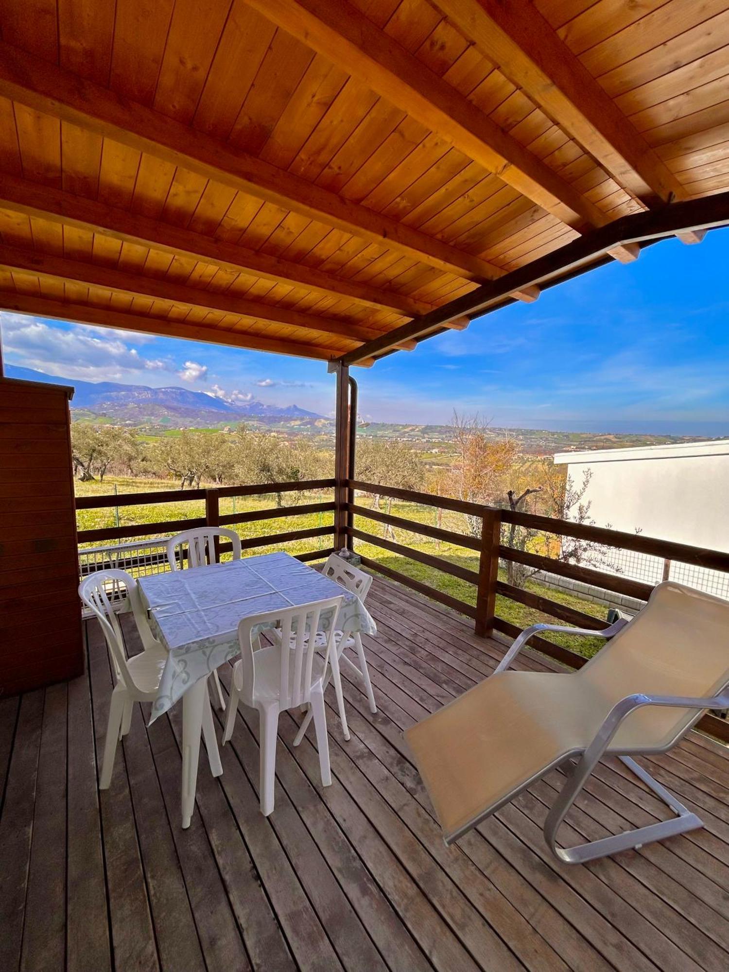 Oasi Macerina Villa Alanno Exterior photo
