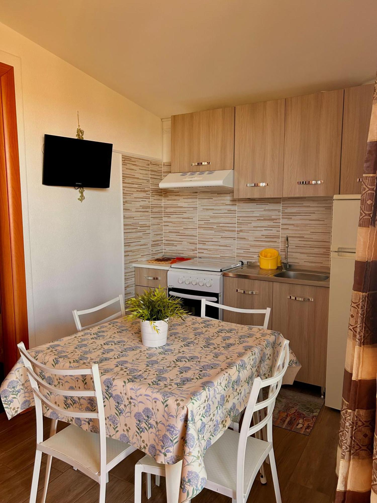 Oasi Macerina Villa Alanno Exterior photo